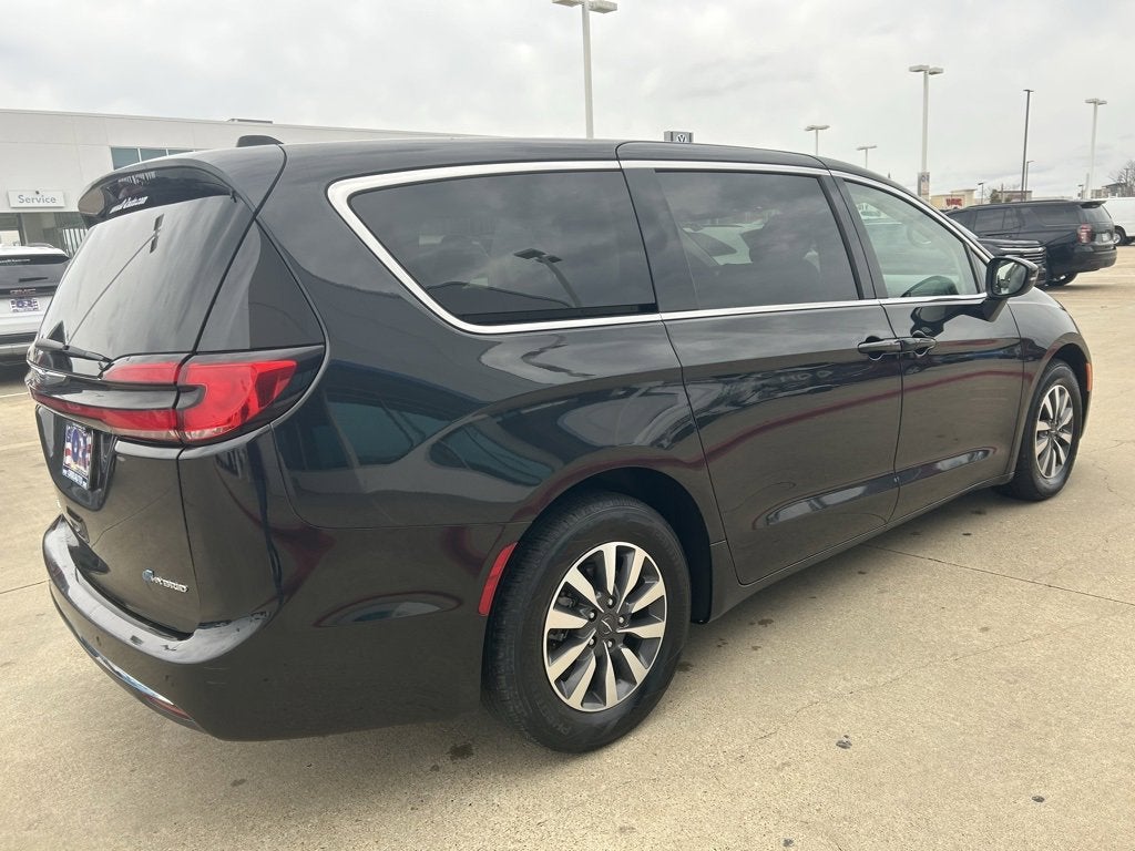 2023 Chrysler Pacifica Hybrid Touring L