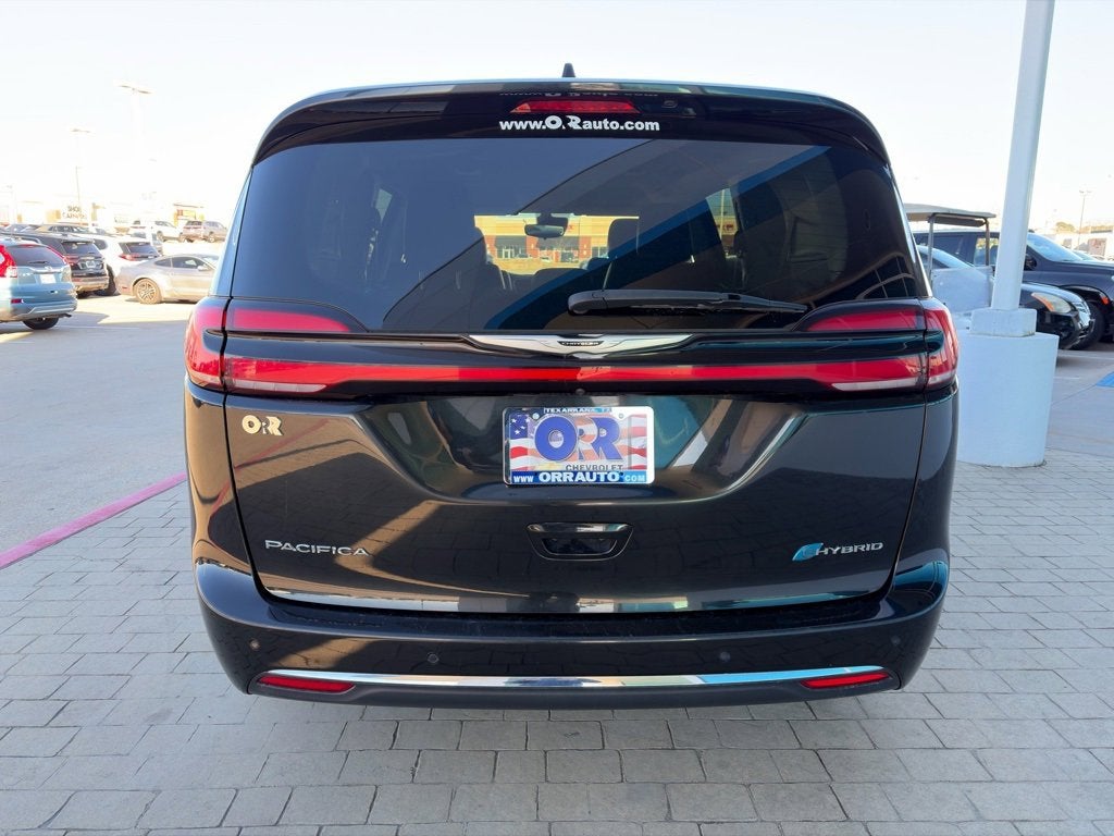 2023 Chrysler Pacifica Hybrid Touring L