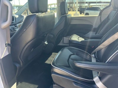 2023 Chrysler Pacifica Hybrid Limited