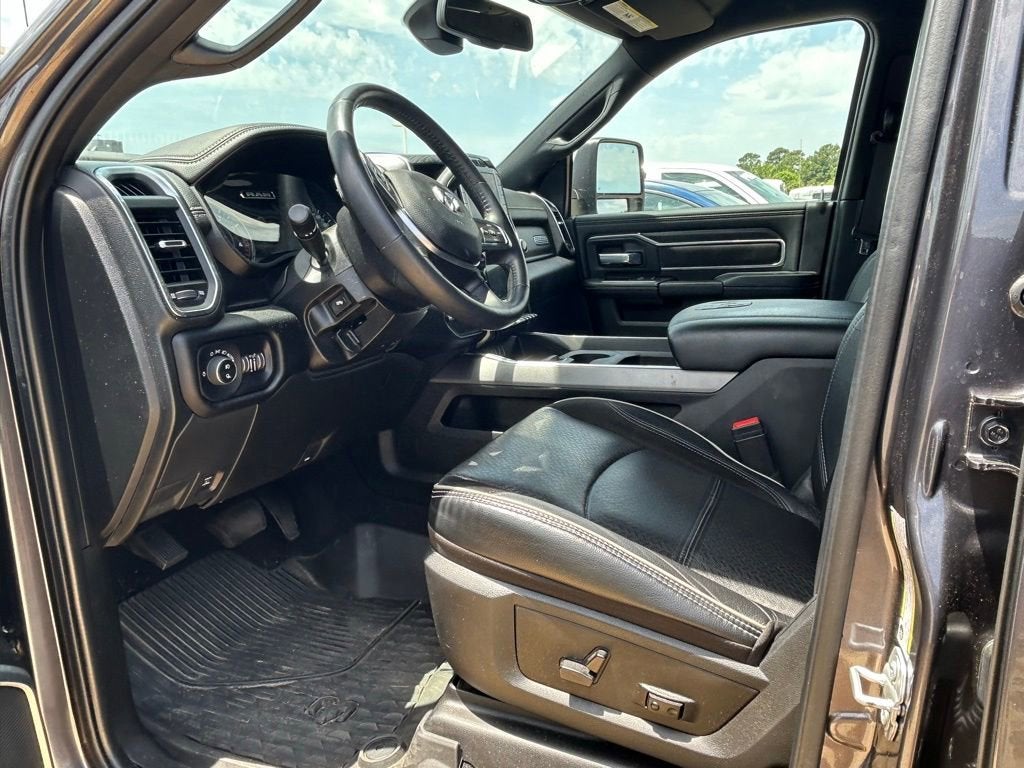2024 RAM 3500 Laramie Crew Cab 4x4 8' Box