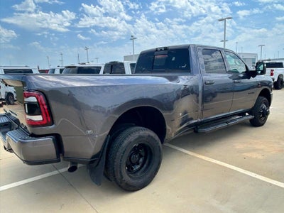 2024 RAM 3500 Laramie Crew Cab 4x4 8' Box