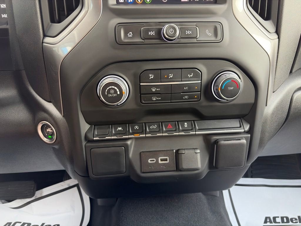 2024 Chevrolet Silverado 1500 Custom