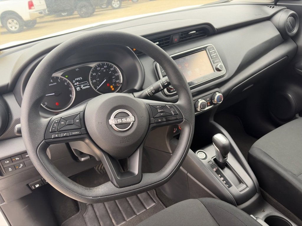 2024 Nissan Kicks S Xtronic CVT