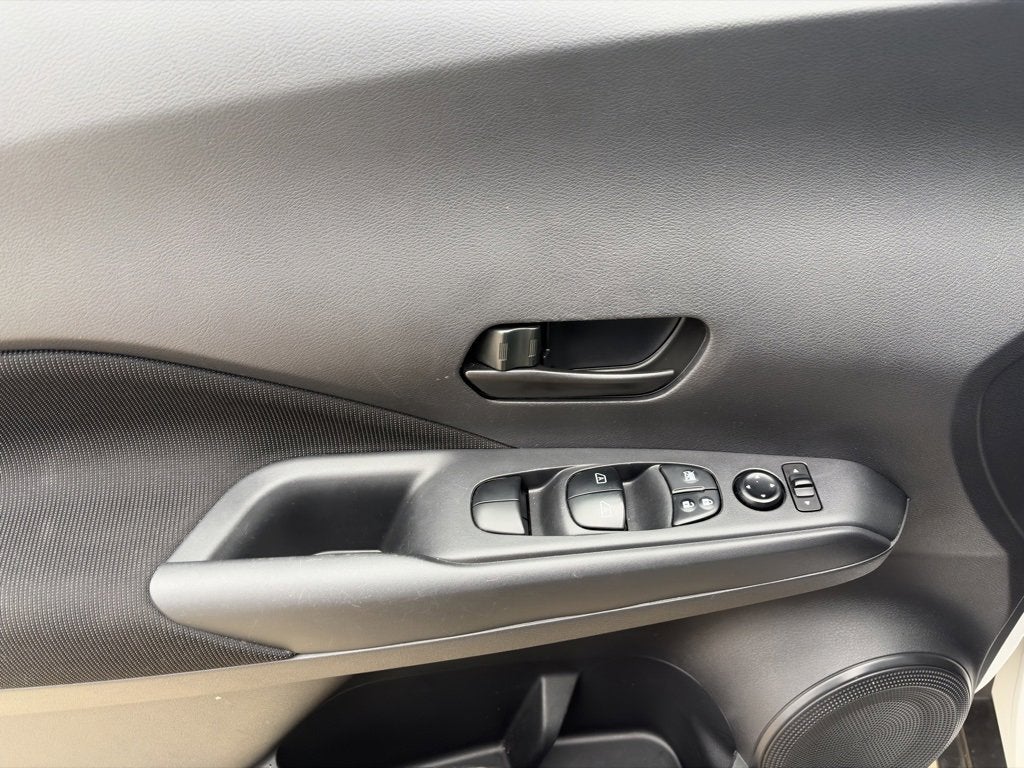 2024 Nissan Kicks S Xtronic CVT