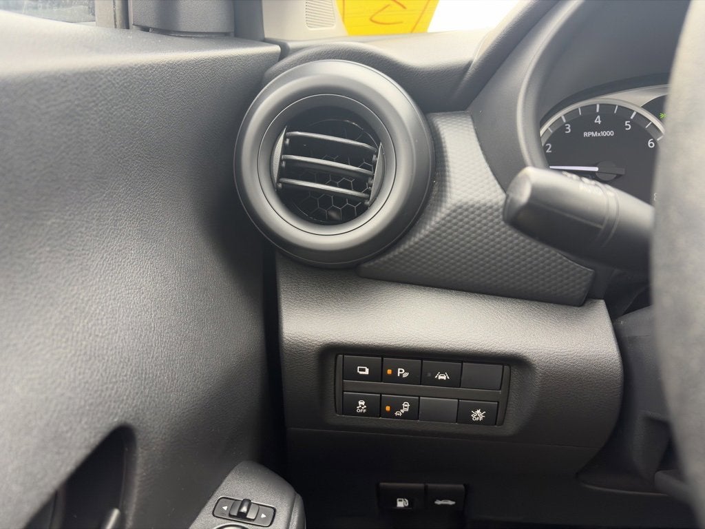 2024 Nissan Kicks S Xtronic CVT