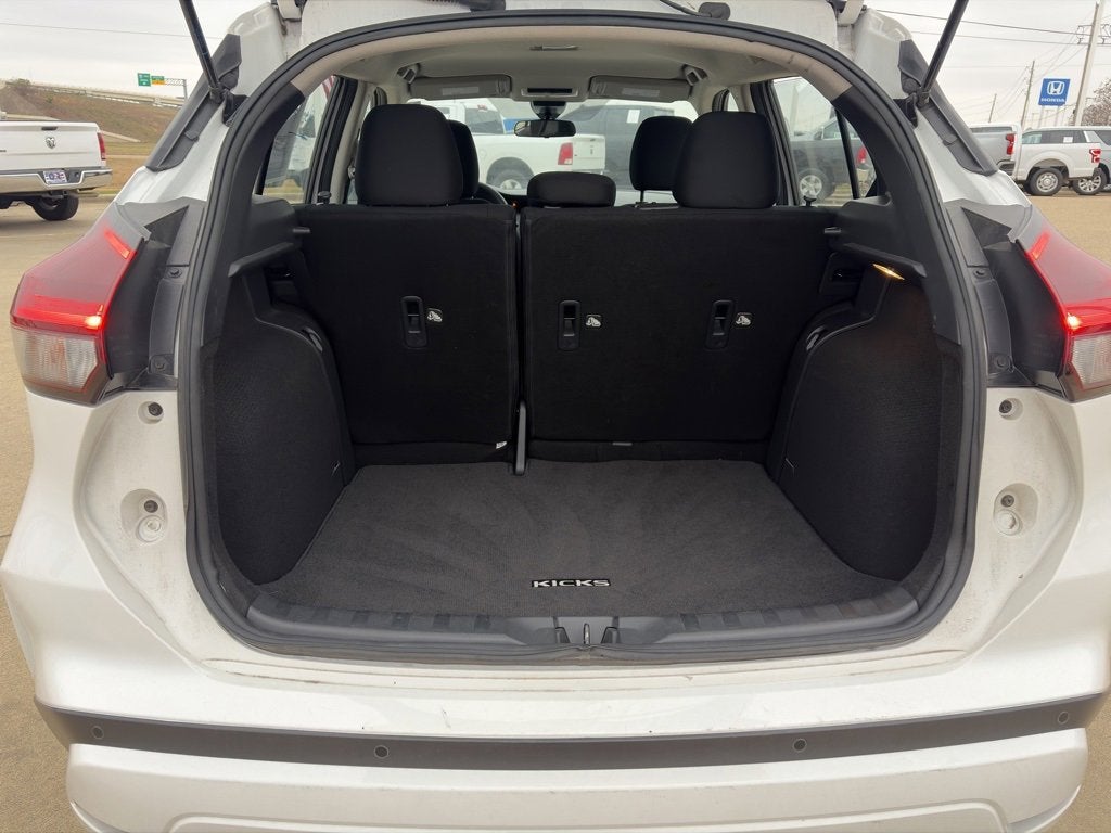 2024 Nissan Kicks S Xtronic CVT