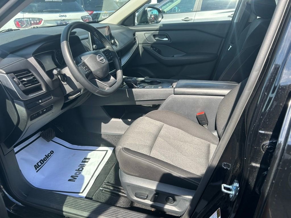 2025 Nissan Rogue SV FWD