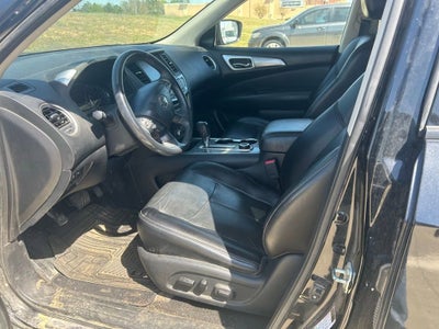 2019 Nissan Pathfinder SL