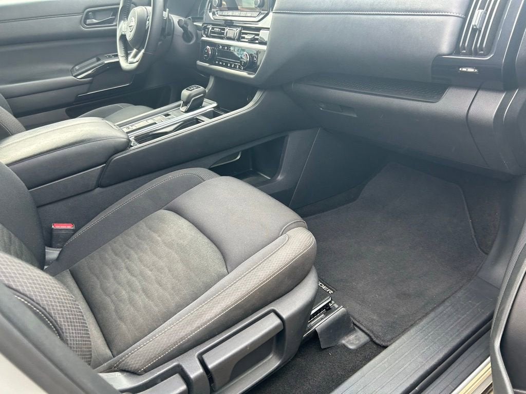 2025 Nissan Pathfinder SV FWD