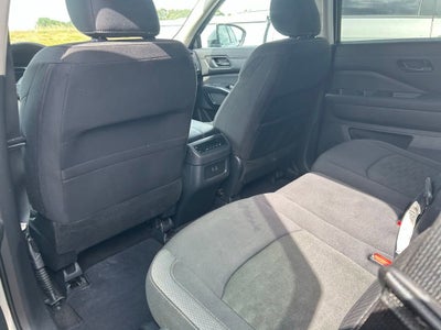 2025 Nissan Pathfinder SV FWD