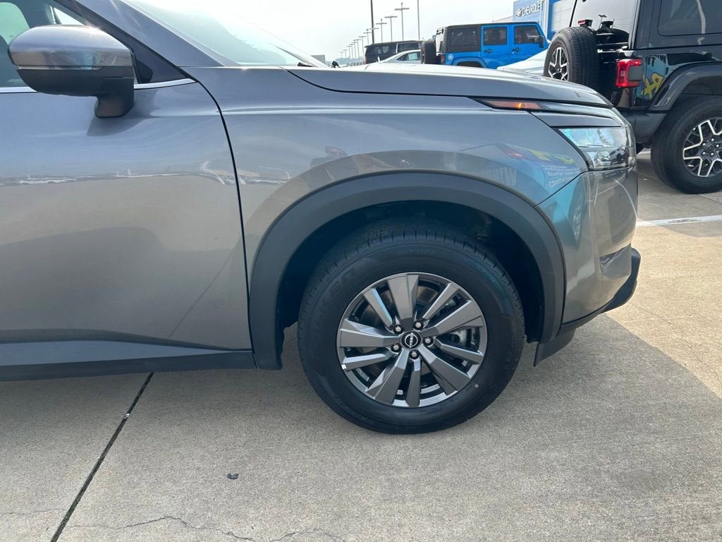 2025 Nissan Pathfinder SV FWD