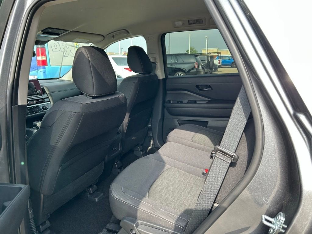 2025 Nissan Pathfinder SV FWD