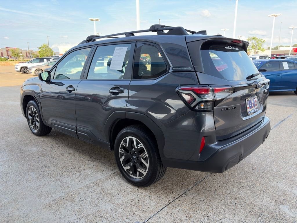 2025 Subaru Forester Base