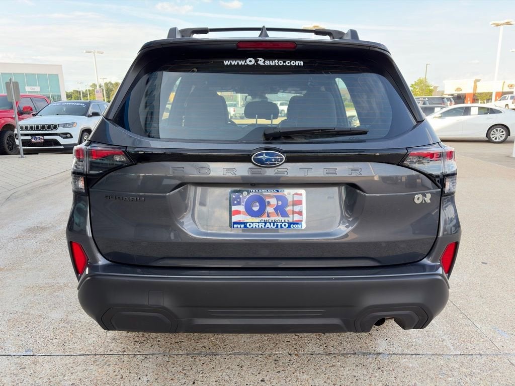2025 Subaru Forester Base
