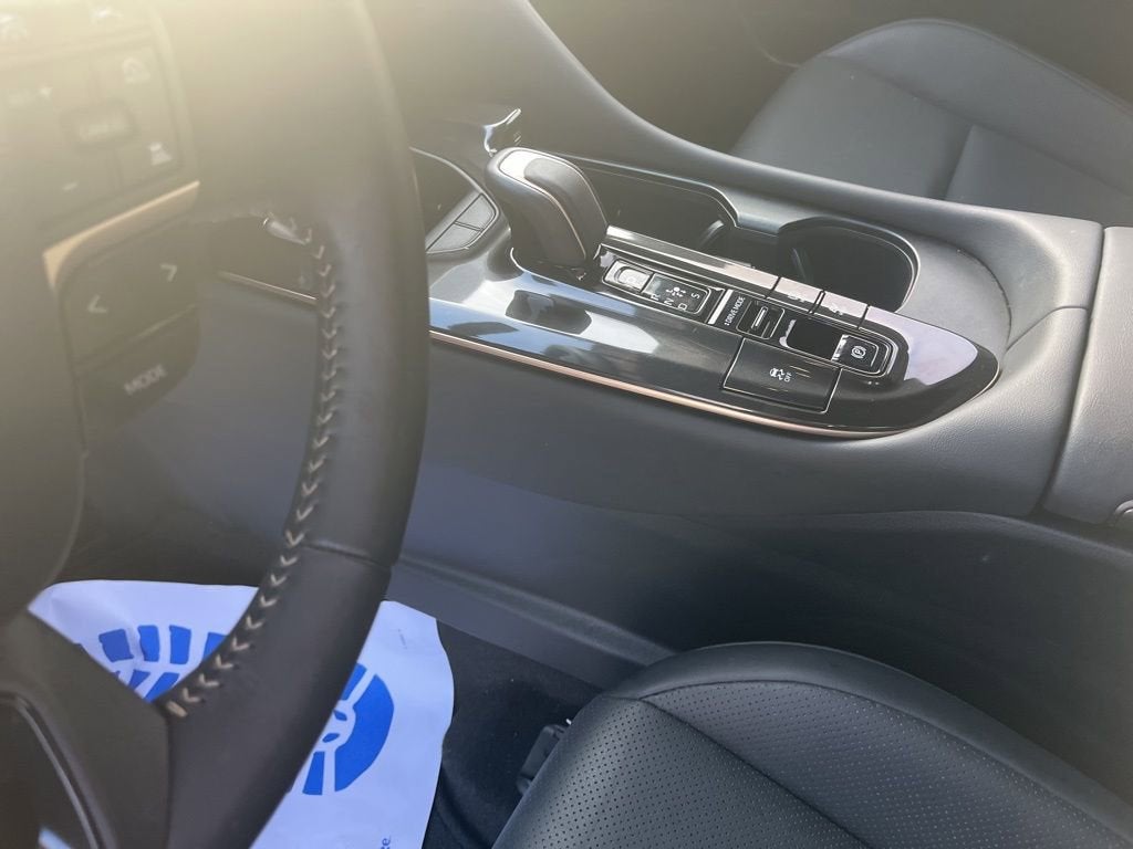 2025 Toyota Crown Signia XLE