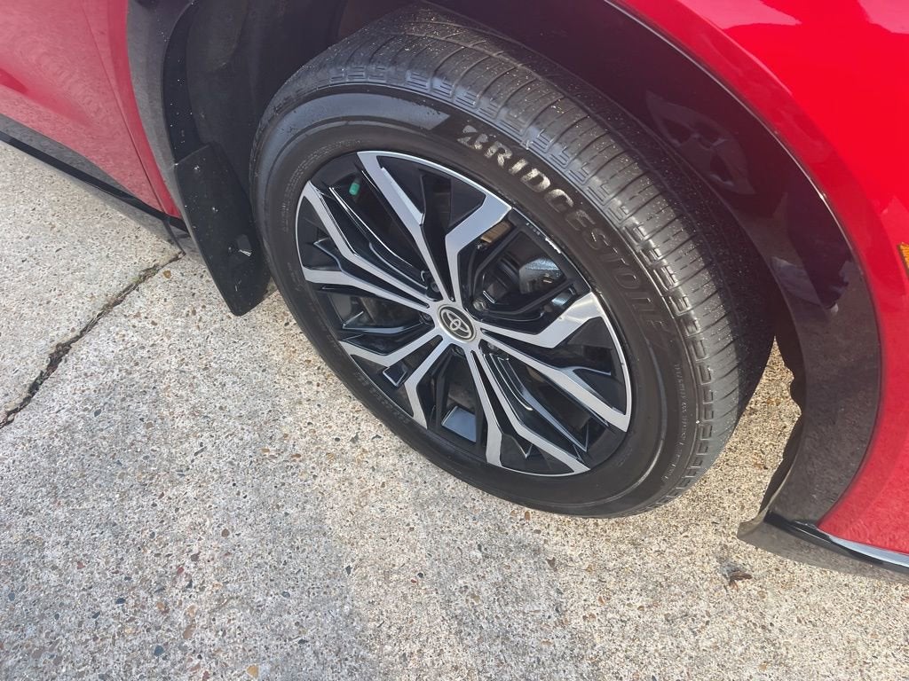 2025 Toyota Crown Signia XLE