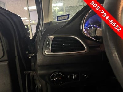 2015 Chrysler 200 4dr Sdn Limited FWD