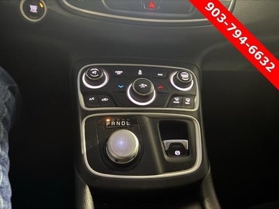 2015 Chrysler 200 4dr Sdn Limited FWD