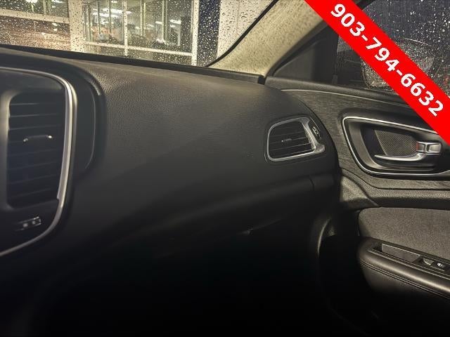 2015 Chrysler 200 4dr Sdn Limited FWD