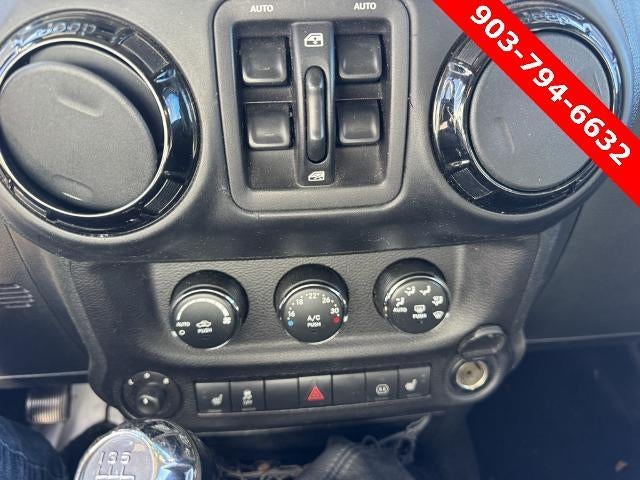 2012 Jeep Wrangler Unlimited 4WD 4dr Sahara