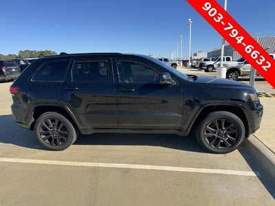 2017 Jeep Grand Cherokee Altitude 4x2 *Ltd Avail*