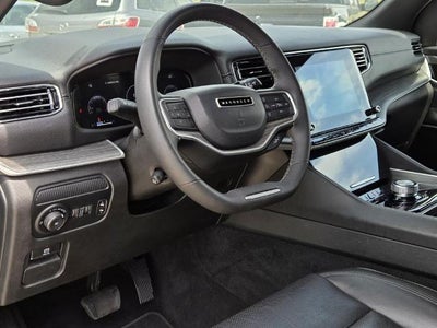 2023 Jeep Wagoneer L Series II 4x2