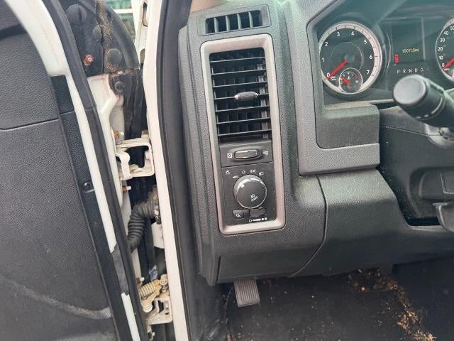 2015 RAM 1500 2WD Quad Cab 6.4 Ft Box Express