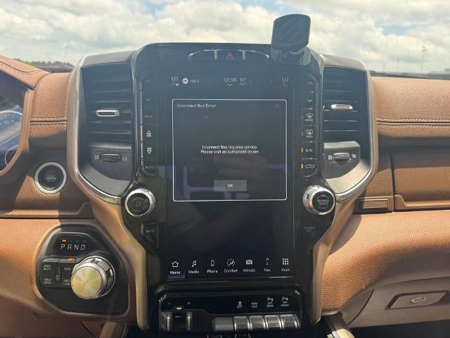 2022 RAM 1500 Laramie 4x4 Crew Cab 5'7" Box