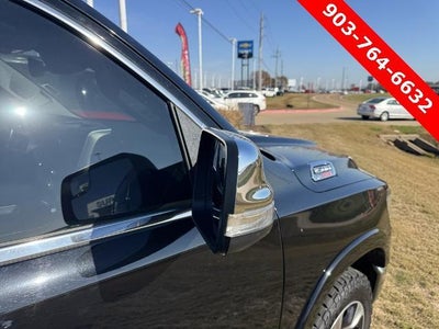 2022 RAM 1500 Laramie 4x4 Crew Cab 5'7" Box