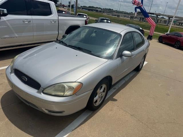 2004 Ford Taurus SES's photo