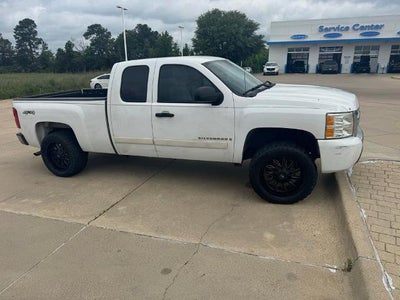 2007 Chevrolet Silverado 1500 4WD Extended Cab Standard Box LT w/1LT