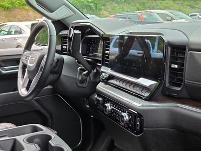 2025 GMC Sierra 1500 Crew Cab Short Box 4-Wheel Drive SLT
