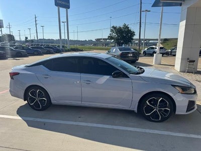 2023 Nissan Altima 2.5 SR Sedan