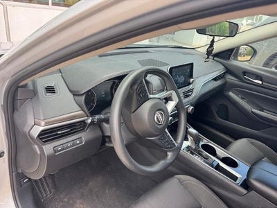2024 Nissan Altima 2.5 SV Sedan