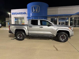 2024 Toyota Tacoma 2WD 2WD SR Double Cab 5' Bed AT (GS)