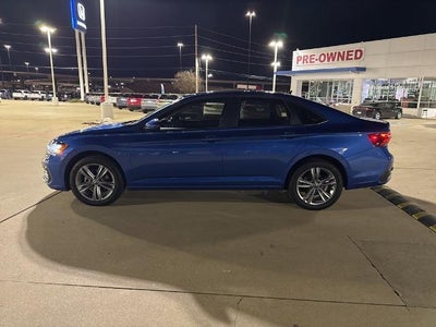 2023 Volkswagen Jetta SE Auto