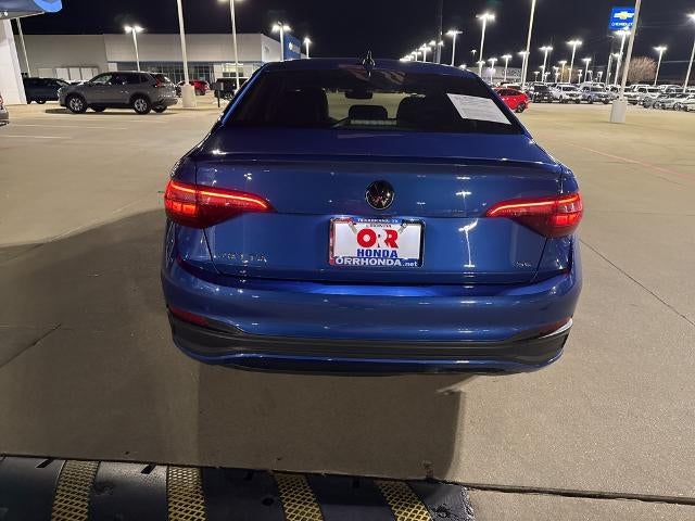 2023 Volkswagen Jetta SE Auto