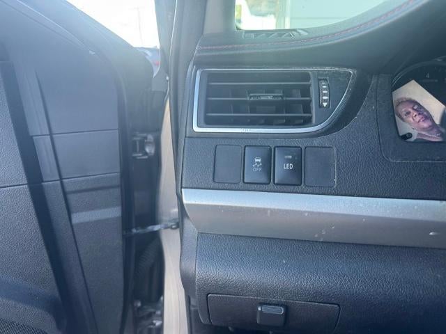 2017 Toyota Camry SE Auto (SE)