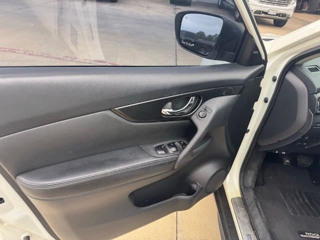 2017 Nissan Rogue FWD SV