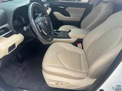2023 Toyota Highlander XLE FWD (Natl)