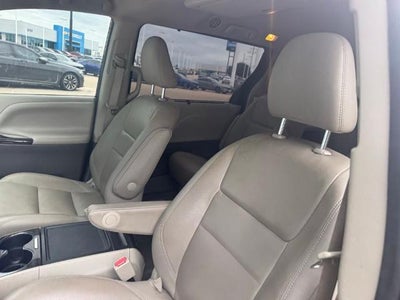 2020 Toyota Sienna XLE Premium FWD 8-Passenger (Natl)