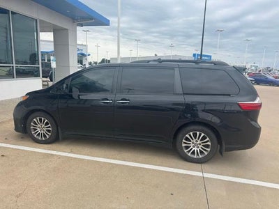 2020 Toyota Sienna XLE Premium FWD 8-Passenger (Natl)