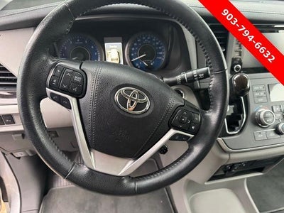 2020 Toyota Sienna XLE FWD 8-Passenger (Natl)