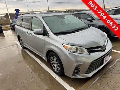 2020 Toyota Sienna XLE FWD 8-Passenger (Natl)