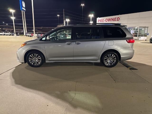 2020 Toyota Sienna XLE FWD 8-Passenger (Natl)