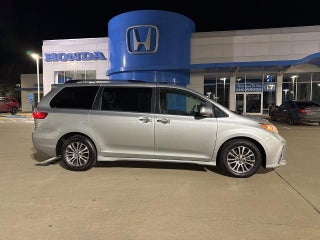 2020 Toyota Sienna XLE FWD 8-Passenger (Natl)