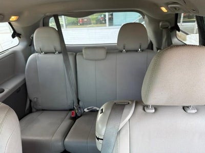2019 Toyota Sienna XLE FWD 8-Passenger (Natl)