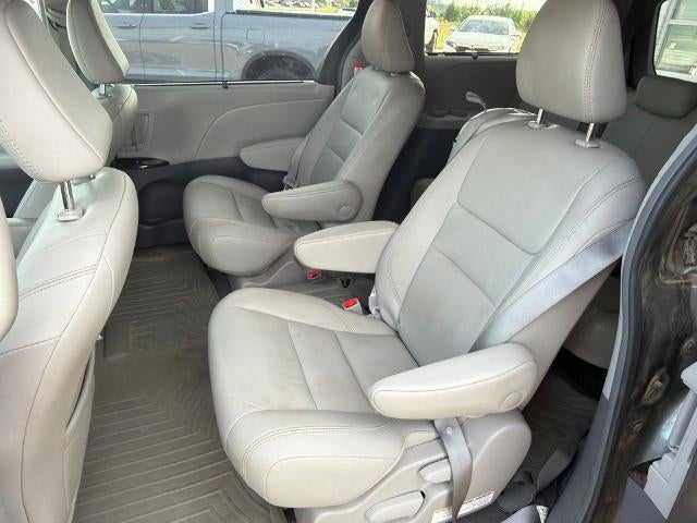 2019 Toyota Sienna XLE FWD 8-Passenger (Natl)