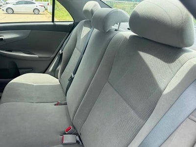 2013 Toyota Corolla 4dr Sdn Auto LE (Natl)