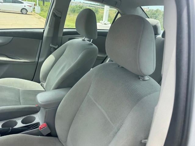 2013 Toyota Corolla 4dr Sdn Auto LE (Natl)